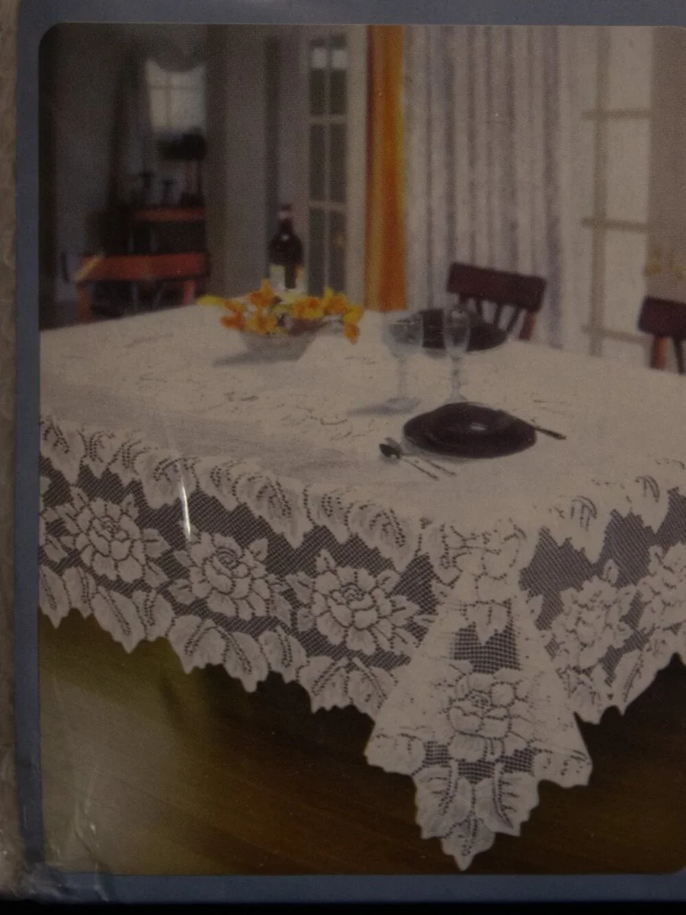 Kane Industries Vintage Lace Tablecloth with Floral Pattern 60x90